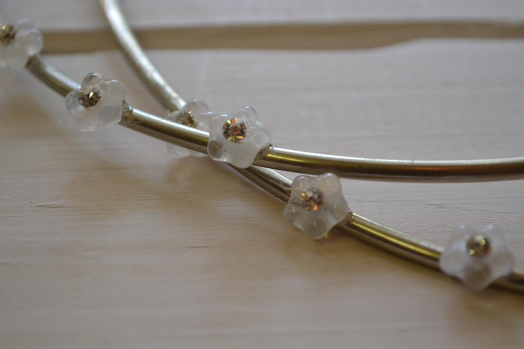 Στέφανα γάμου με γυάλινα λουλουδάκια και κρύσταλο
