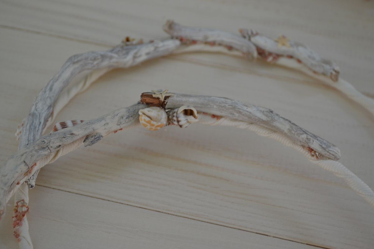 Marine Themed Wedding Set with Driftwood and Gauze